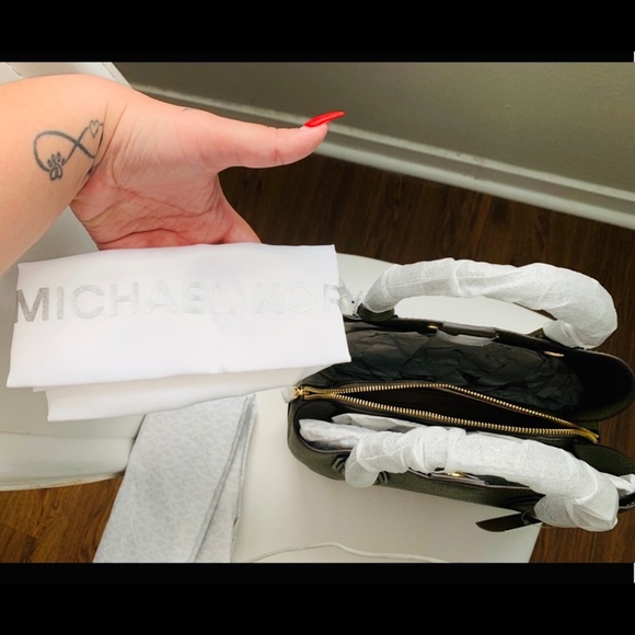 Brand New Michael Kors bag! - Picture 4 of 7